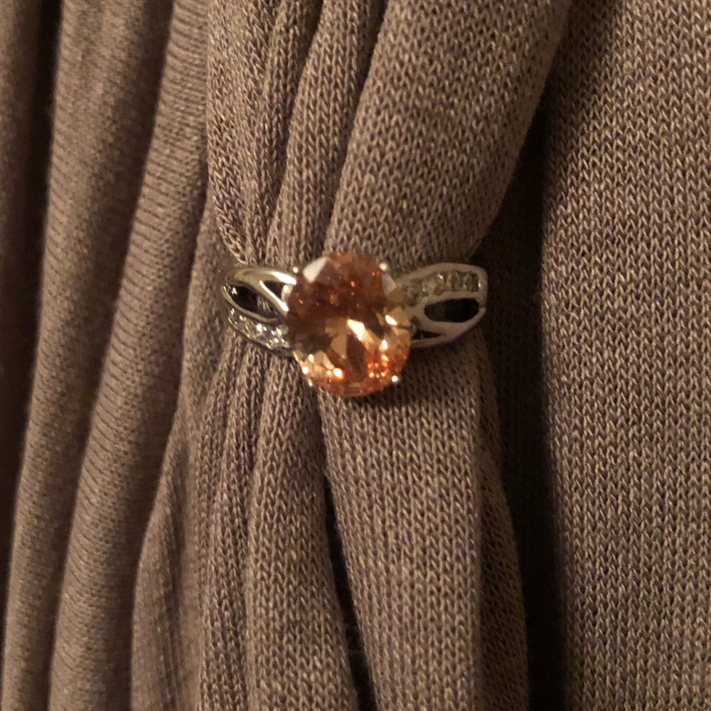 🥂💍Champagne yellow ring, Size 7. NWOT